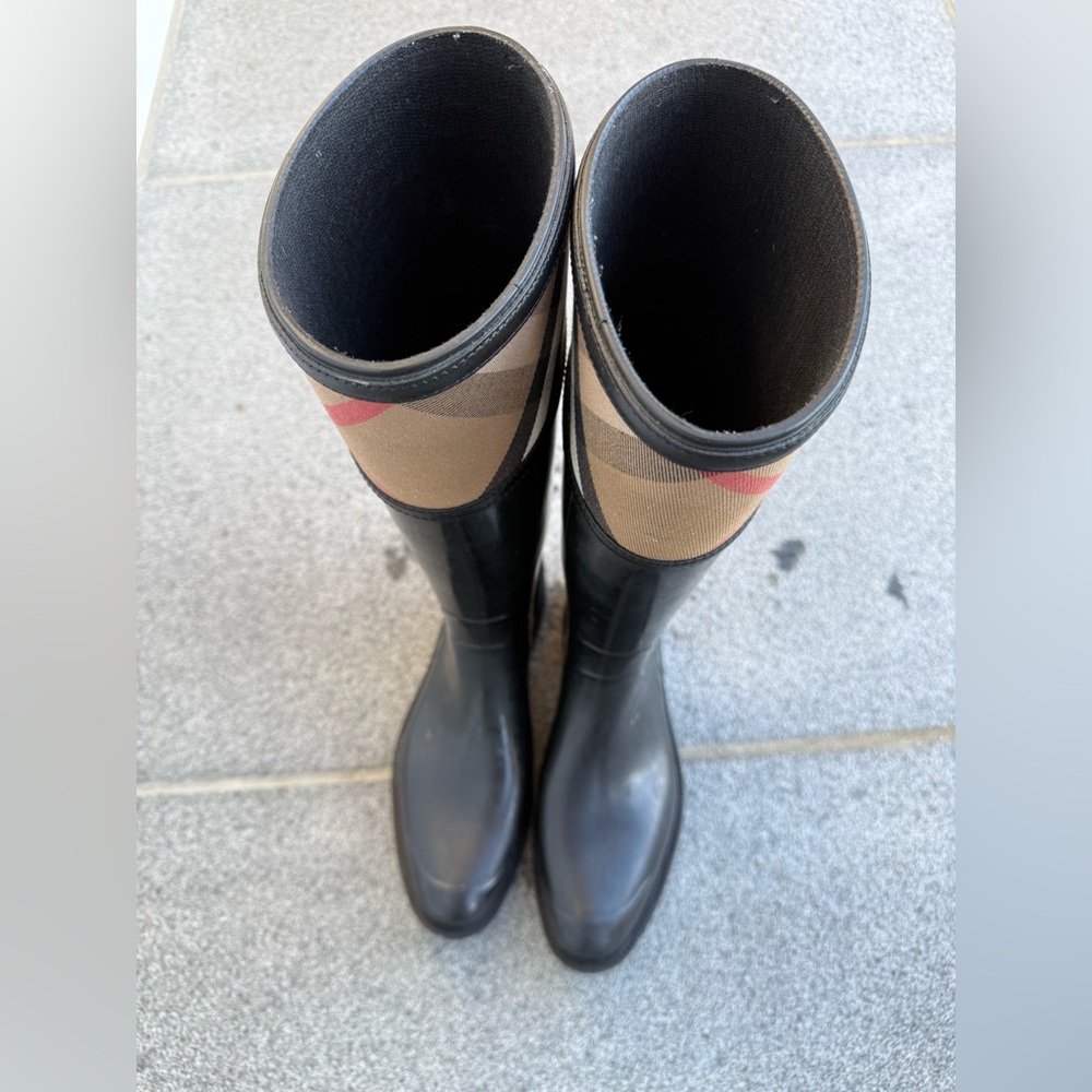 Burberry Women's Rain Boots - Crosshill Housecheck - Picture 9 of 9